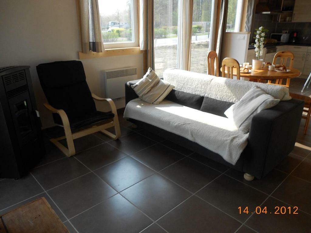 Bungalow Du Lac Froidchapelle Luaran gambar